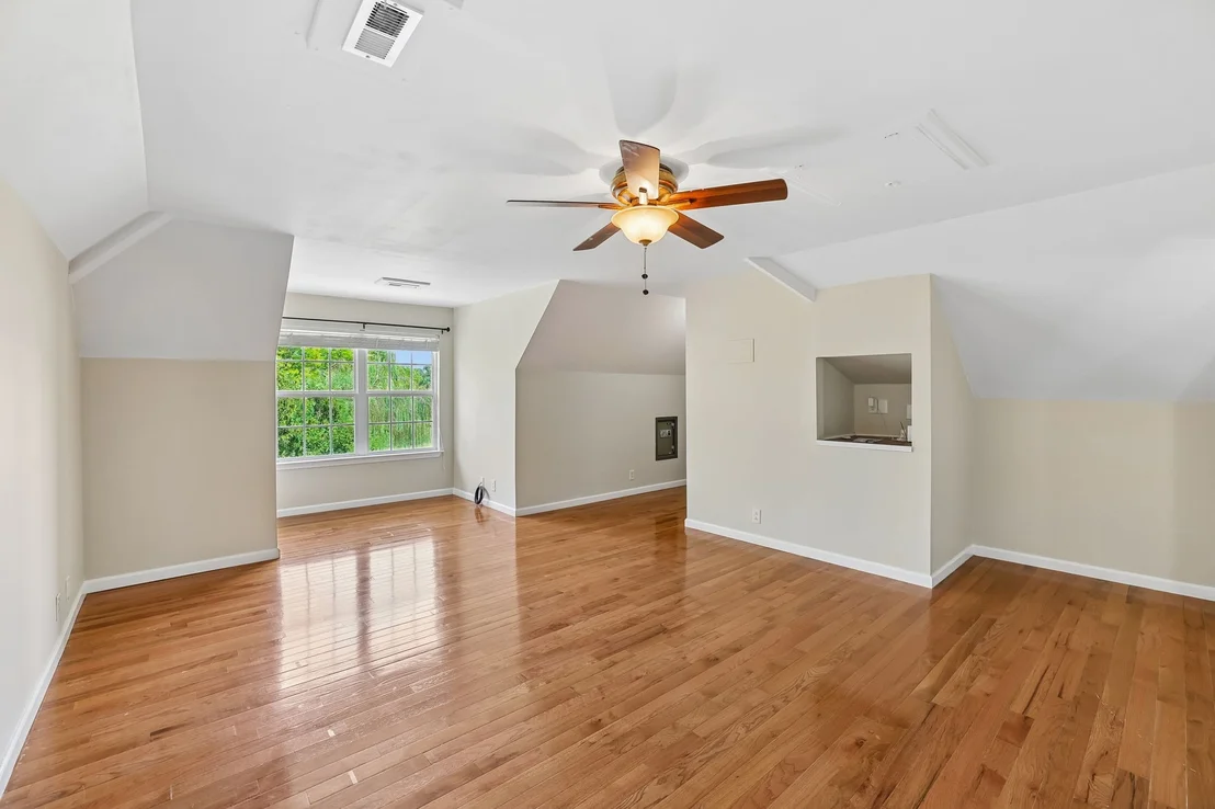 Photo of 1209 Paramount Dr