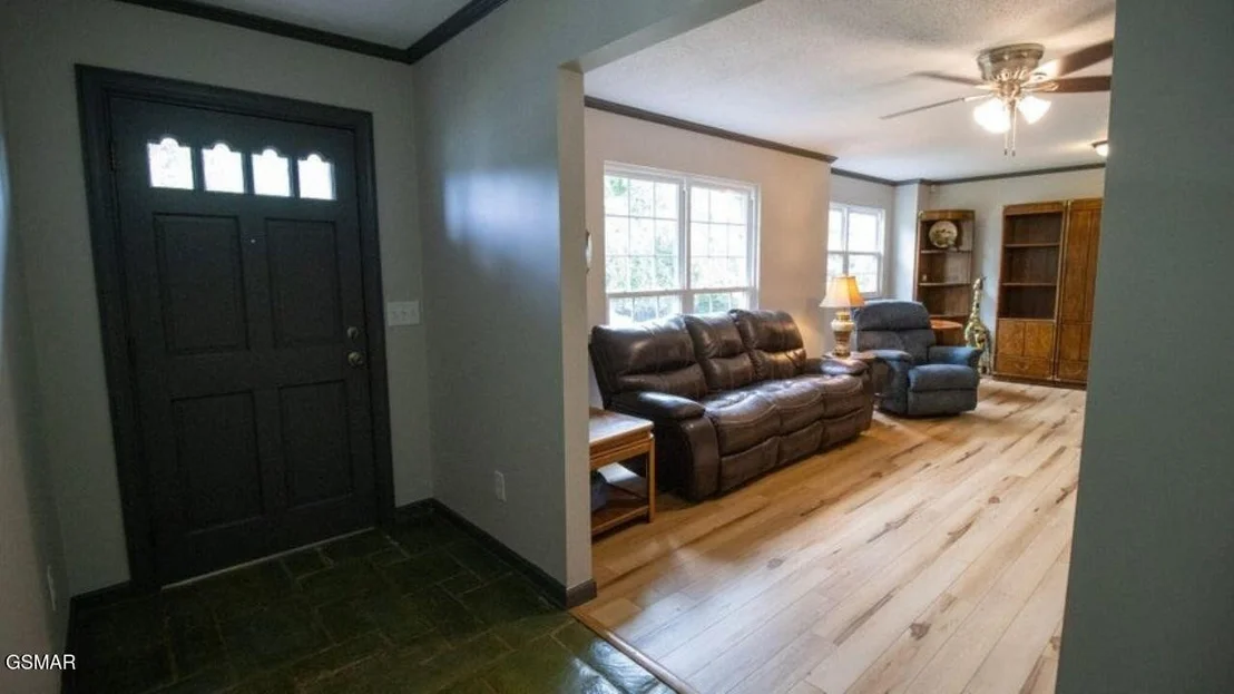 Photo of 310 Hollywood Circle