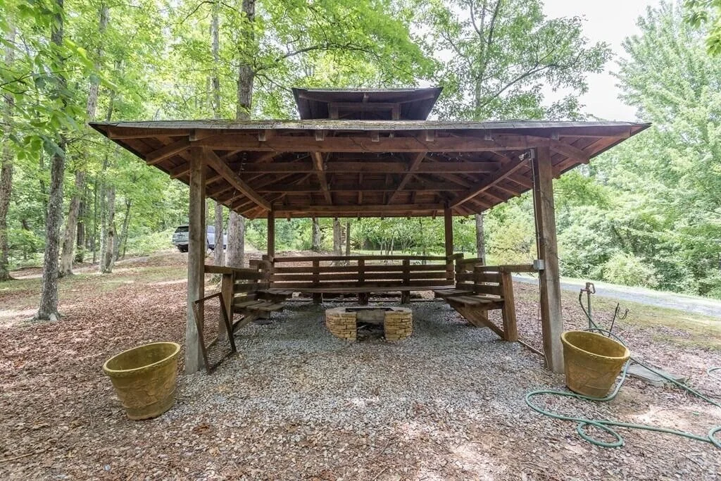 Photo of 725 Lloyd Huskey Rd