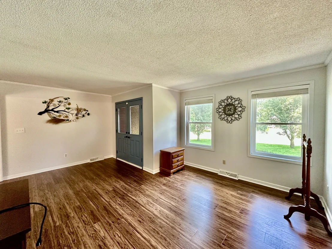 Photo of 52 Nottingham Ln