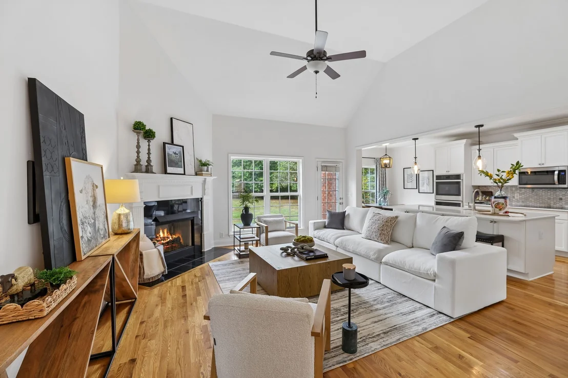 Photo of 1209 Paramount Dr