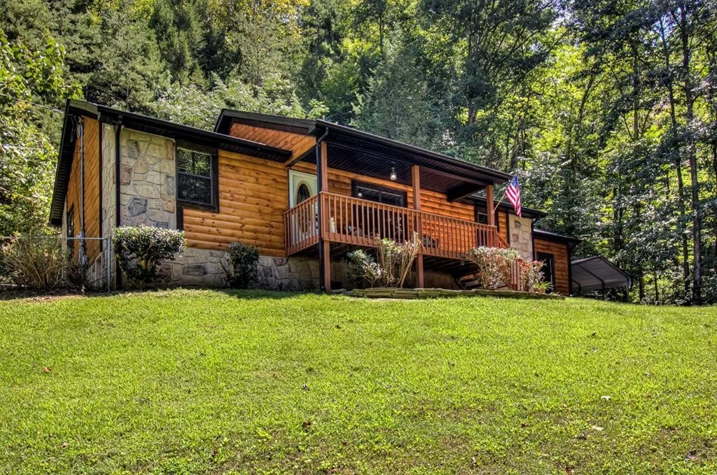 Photo of Unit DOLLYSWOOD at 3764 DOLLYS Drive