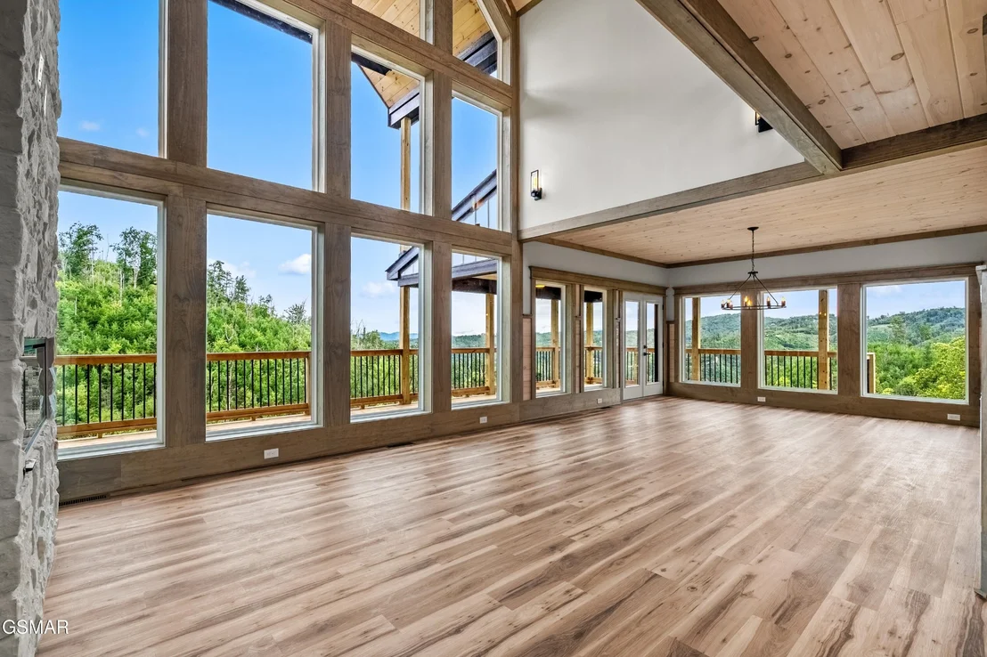 Photo of 745 Pinecrest Drive