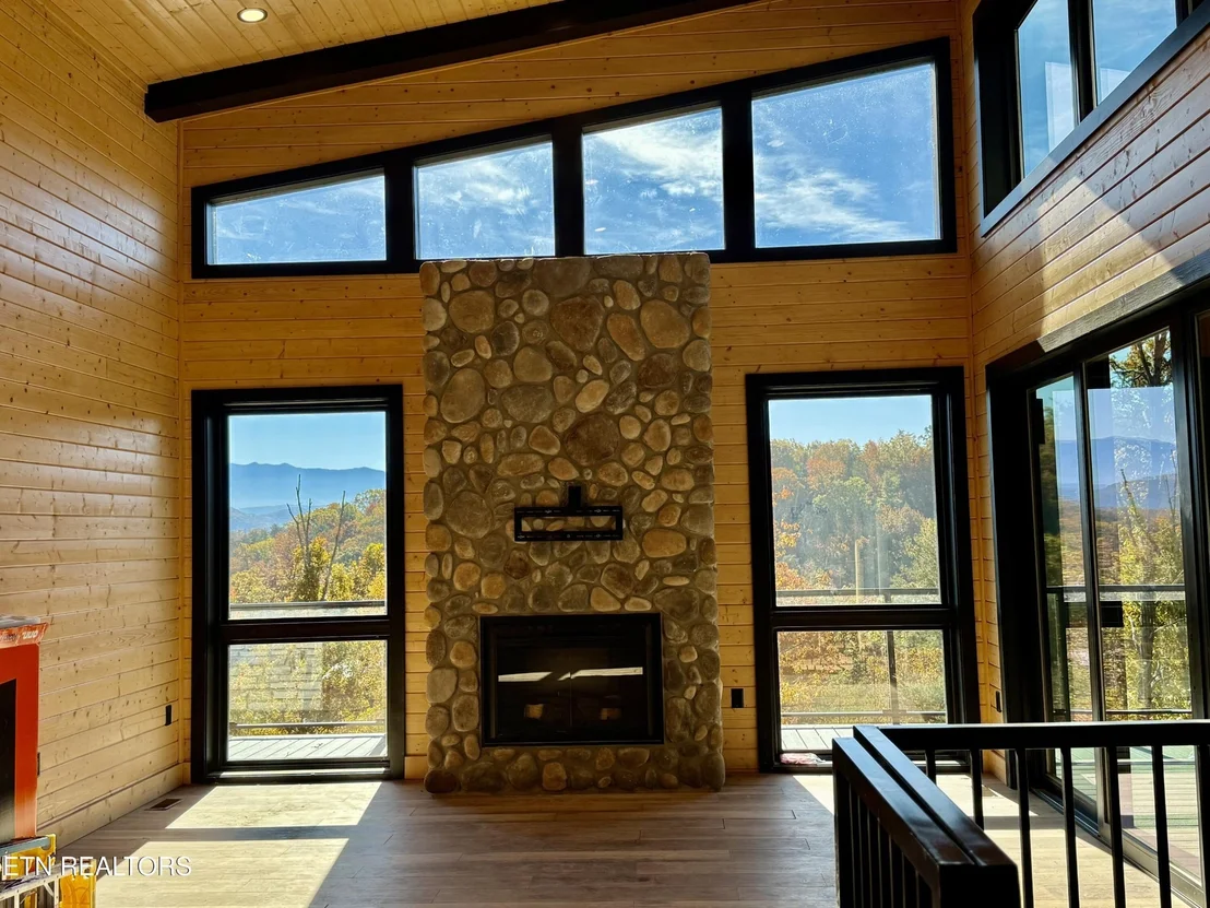 Photo of 1546 Bear Valley Rd