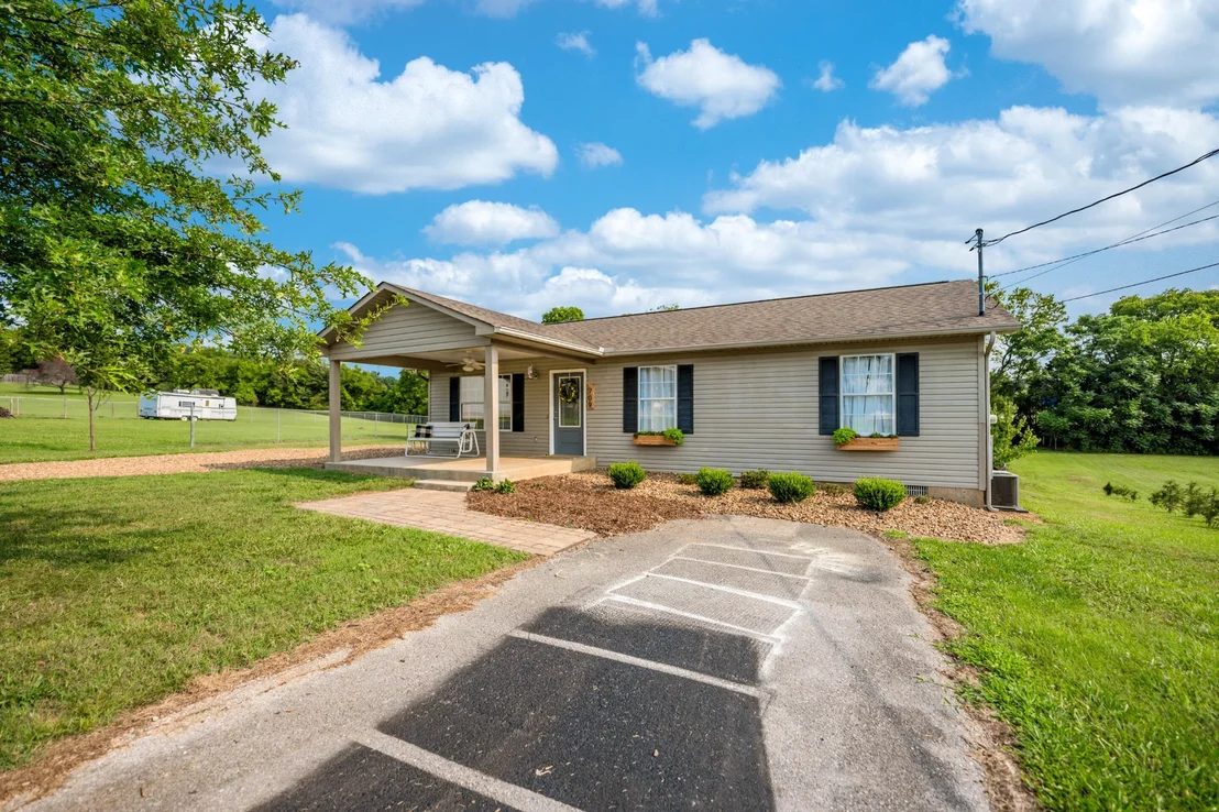 Photo of 709 Ross Drive