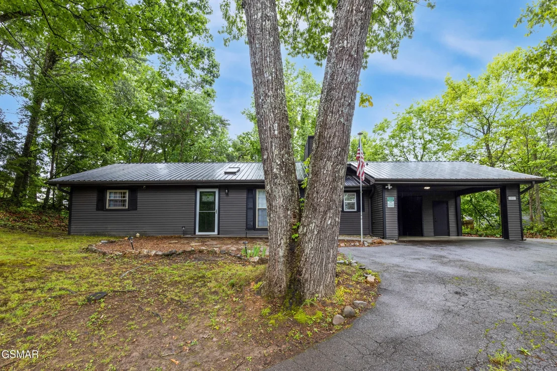 Photo of 2887 Pine Haven Drive