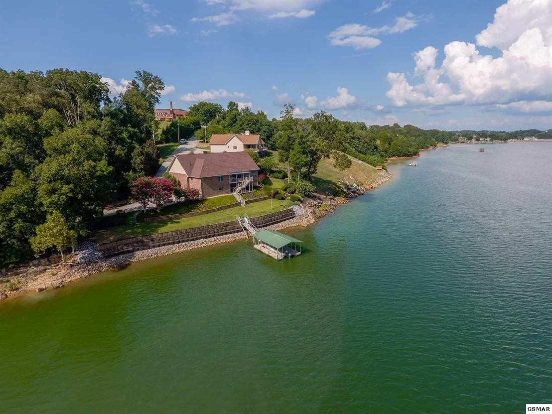 Photo of 952 Holtsinger Drive