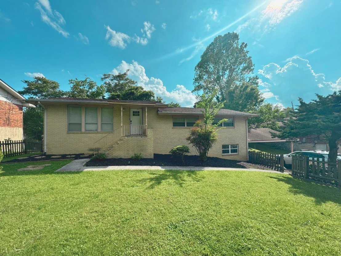 Photo of 3602 Larry Lane