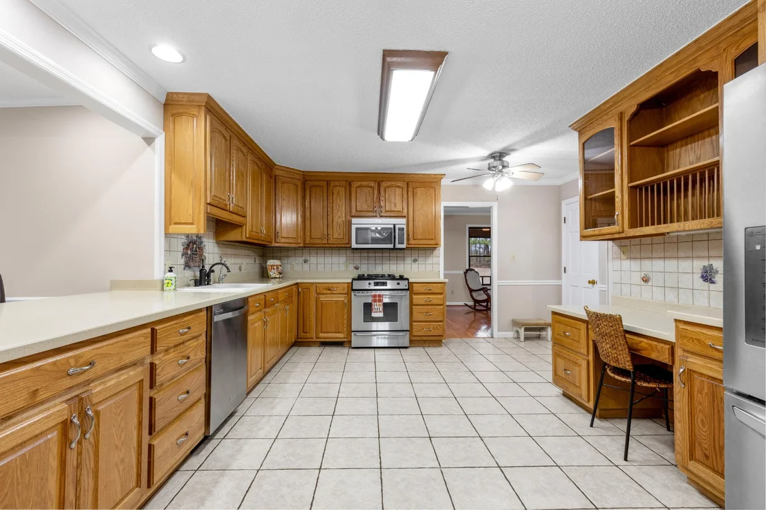 Photo of 446 Jamestown Road