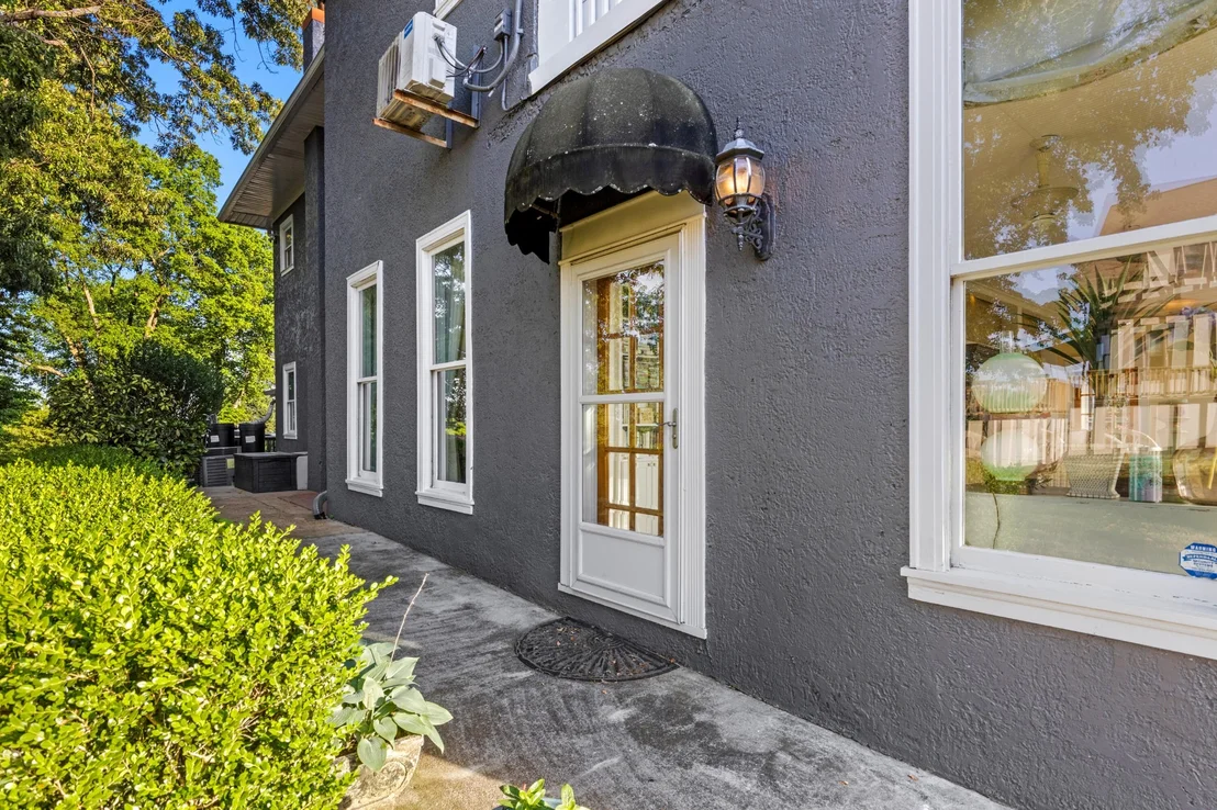 Photo of 46 N Crest Road