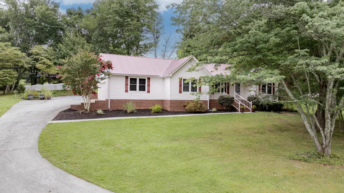 Photo of 715 Carmen Drive