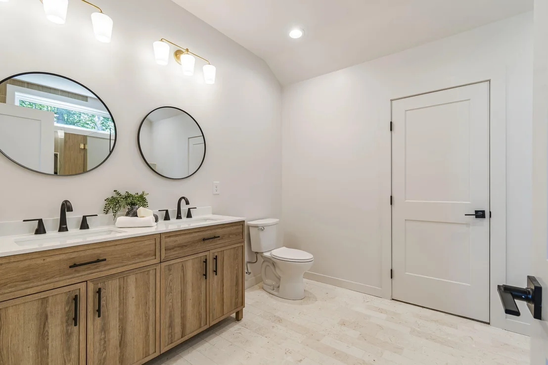 Photo of 824 Valley View Drive