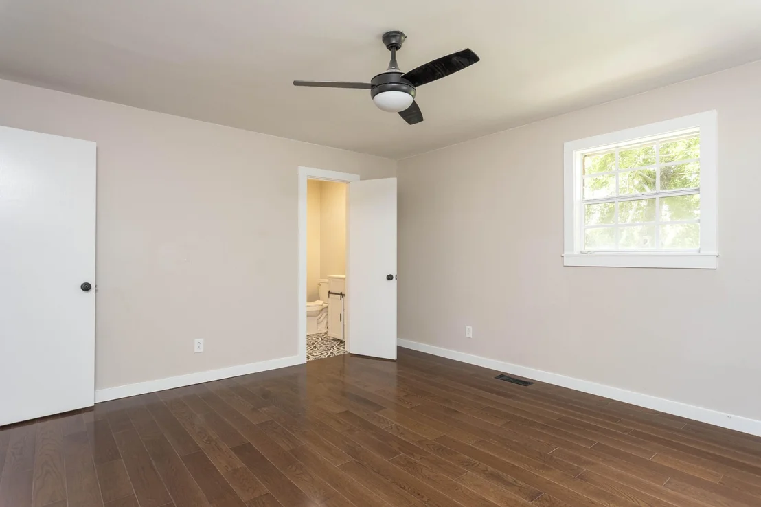 Photo of 547 Van Davis Road NW