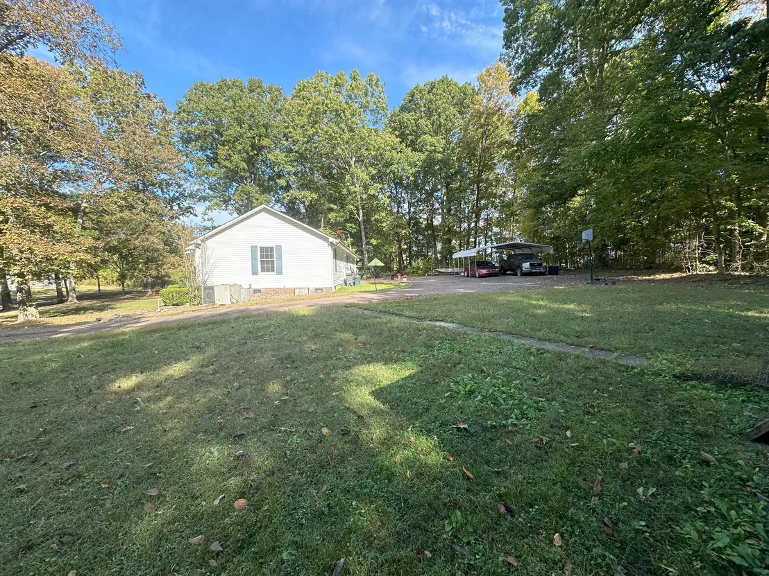 Photo of 883 Crucifer Rd
