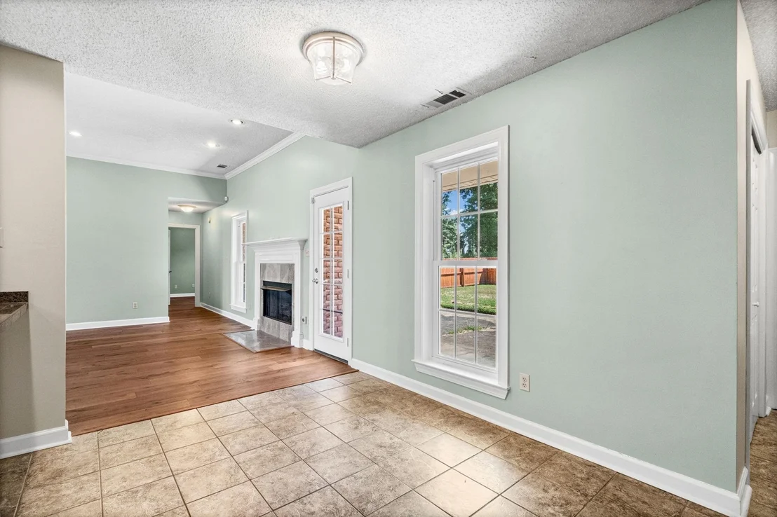 Photo of 371 BRIERHEDGE RD