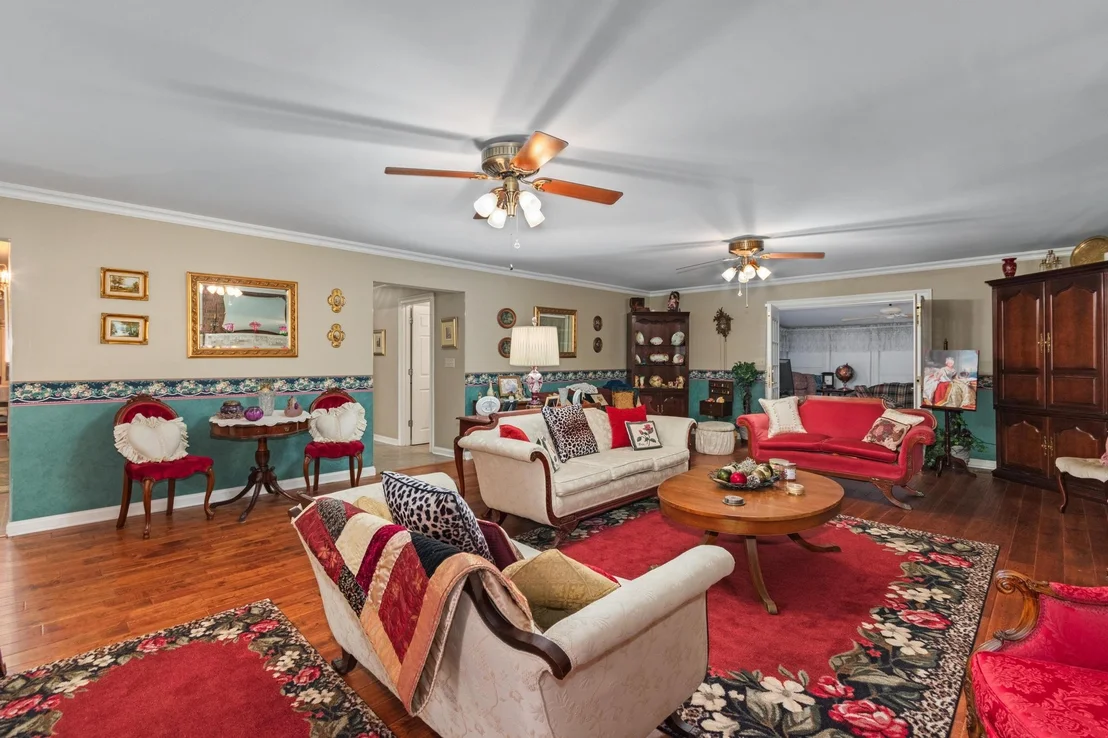 Photo of 225 Blue Springs Blvd