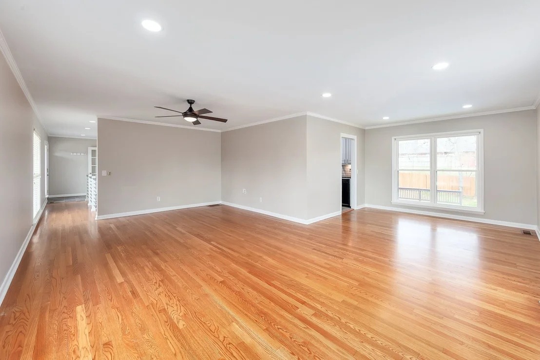 Photo of 596 Russell Rd