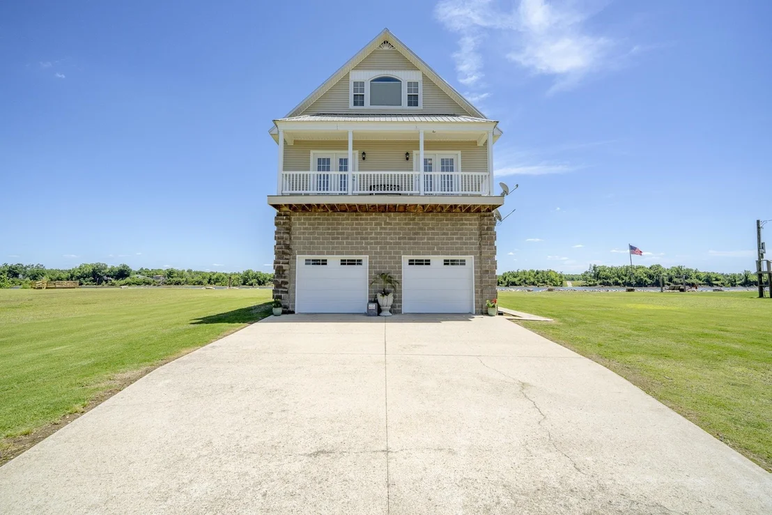 Photo of 320 SILVER WATER LN