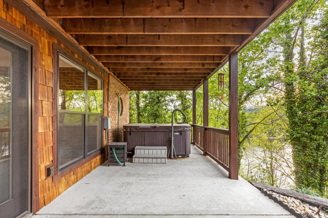 Photo of 979 Clift Cave Road