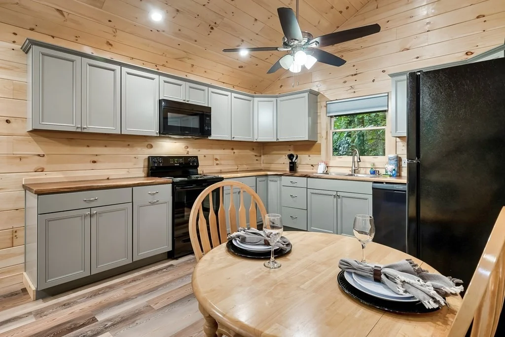 Photo of 2594 Bluff Mountain Road