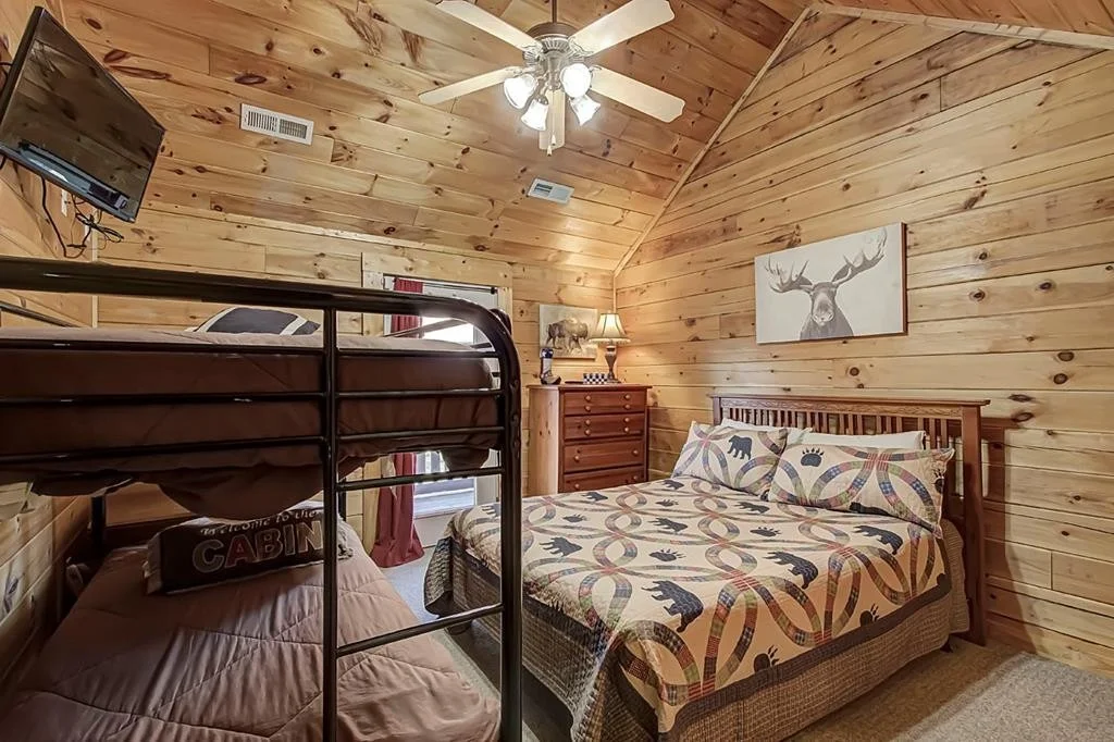 Photo of 1663 Little Cabin Loop