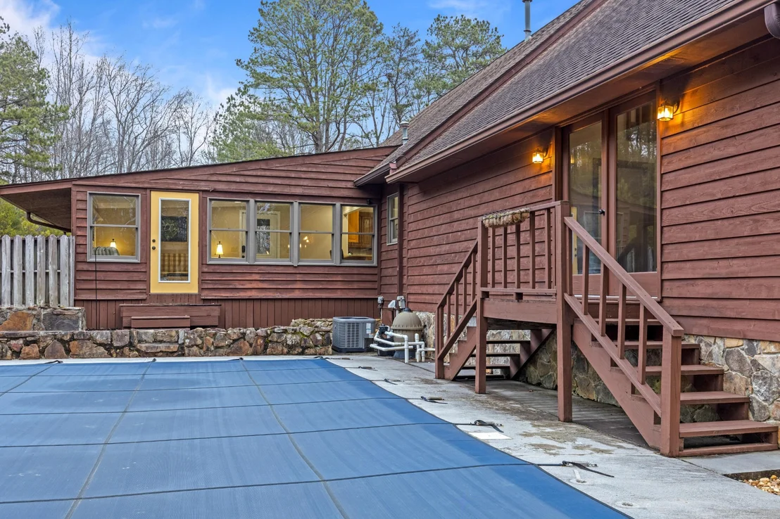 Photo of 446 Jamestown Road