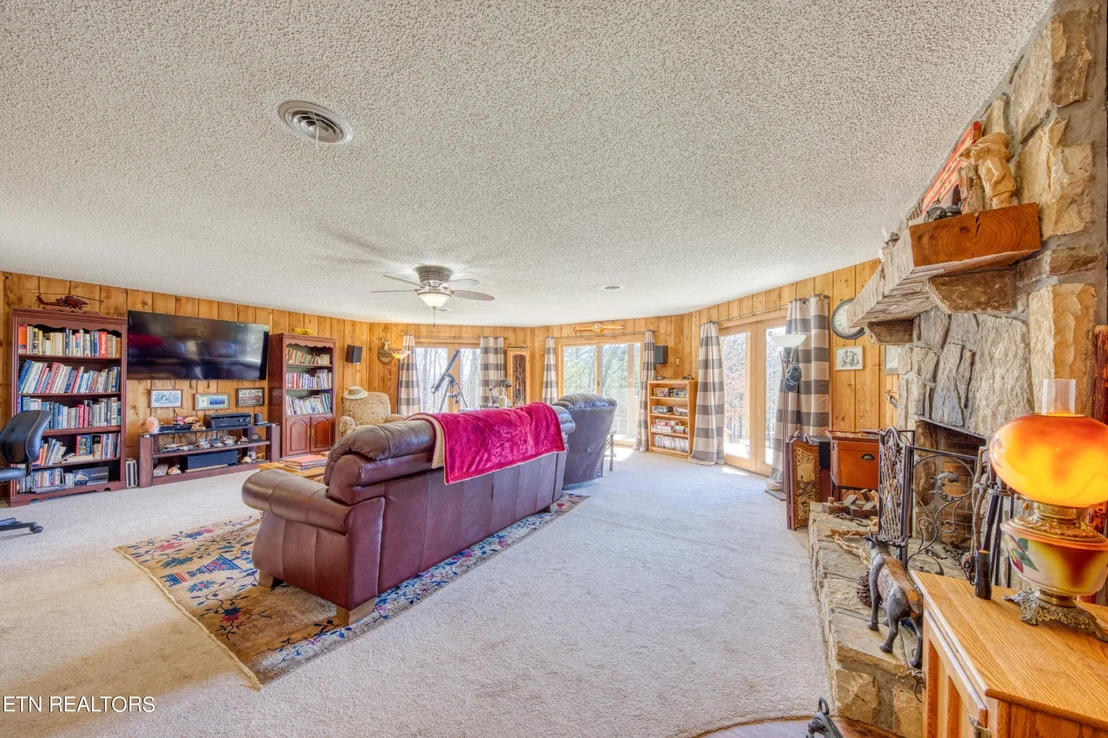 Photo of 1054 Alpine Dr.