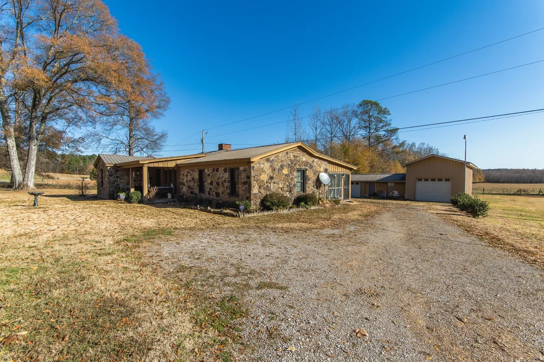 Photo of 605 Robinson Rd