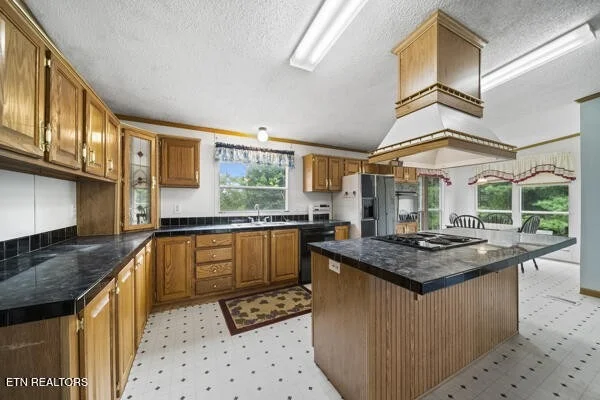 Photo of 998 Pleasure Rd