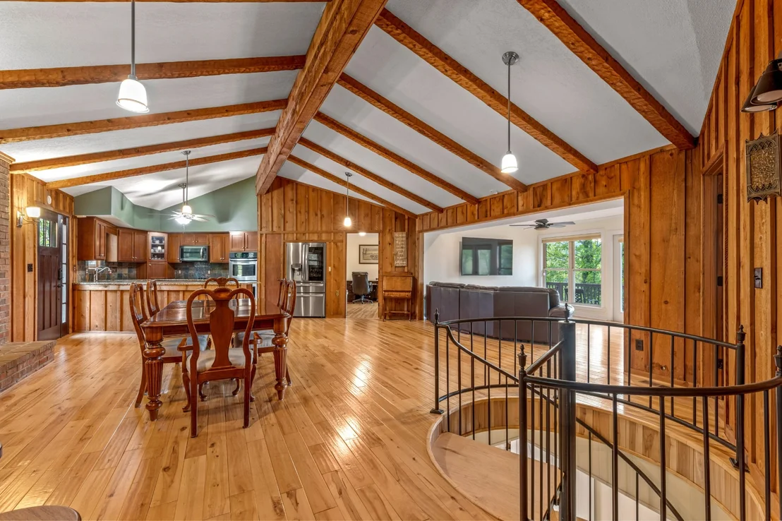 Photo of 979 Clift Cave Road