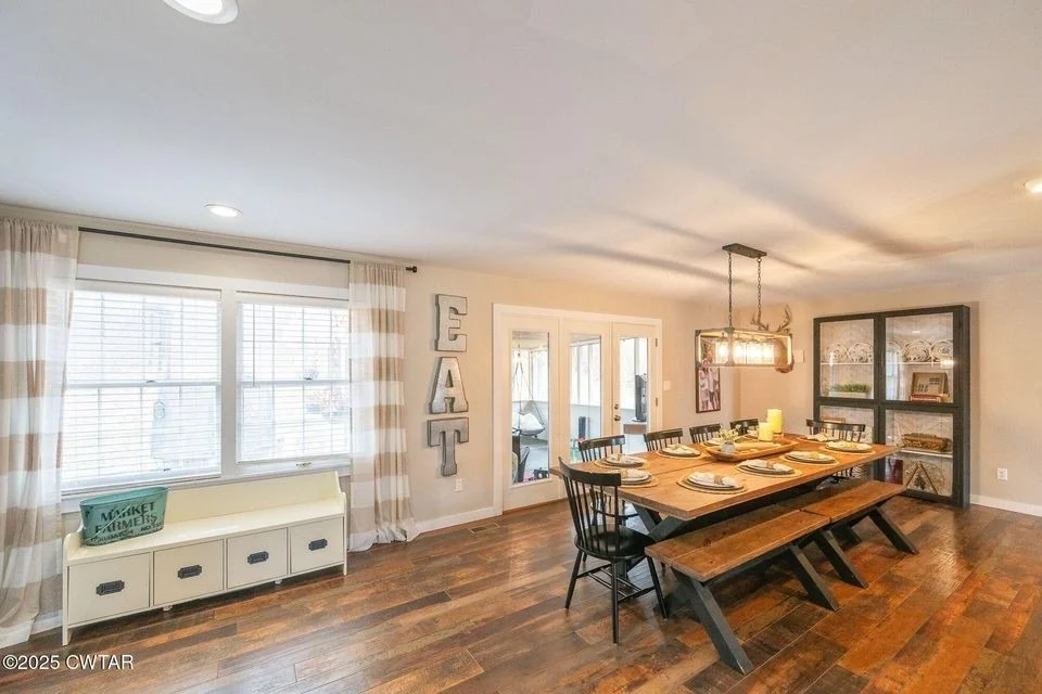 Photo of 607 Colonial Dr