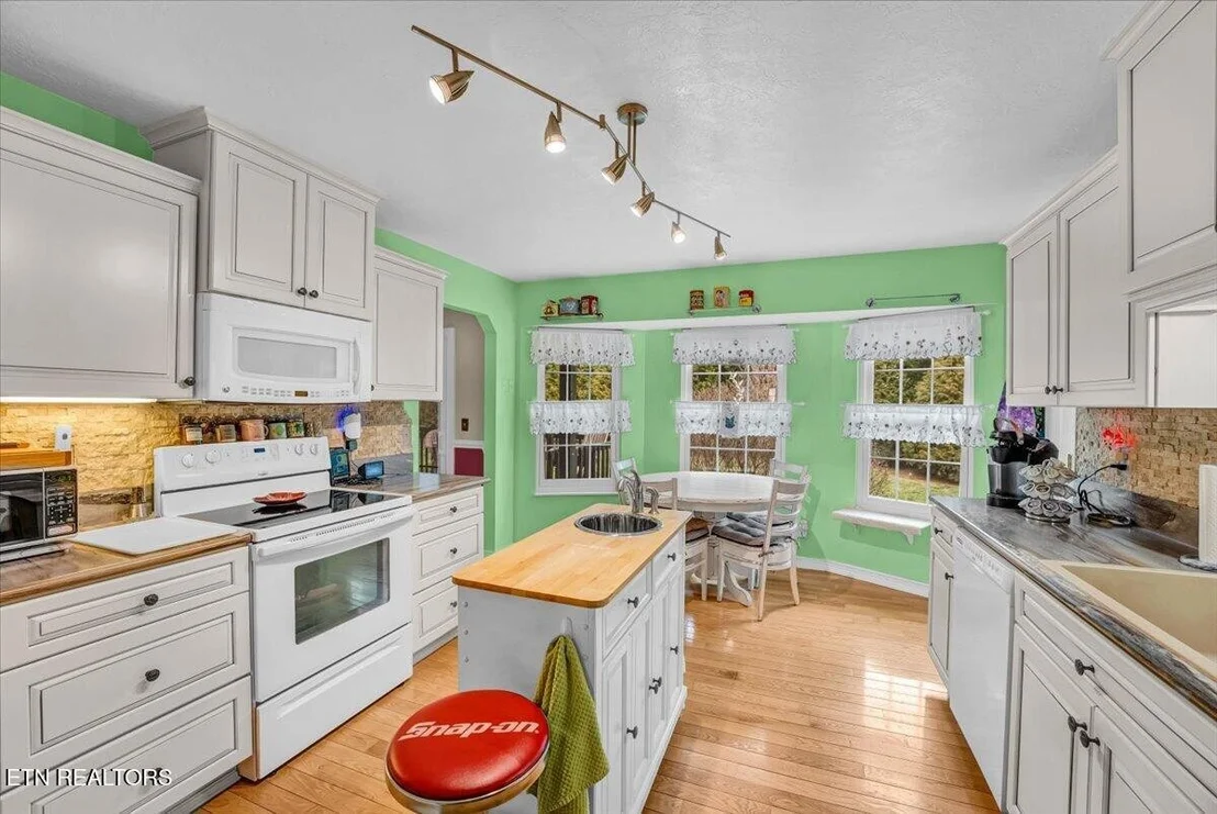 Photo of 228 Florence Circle