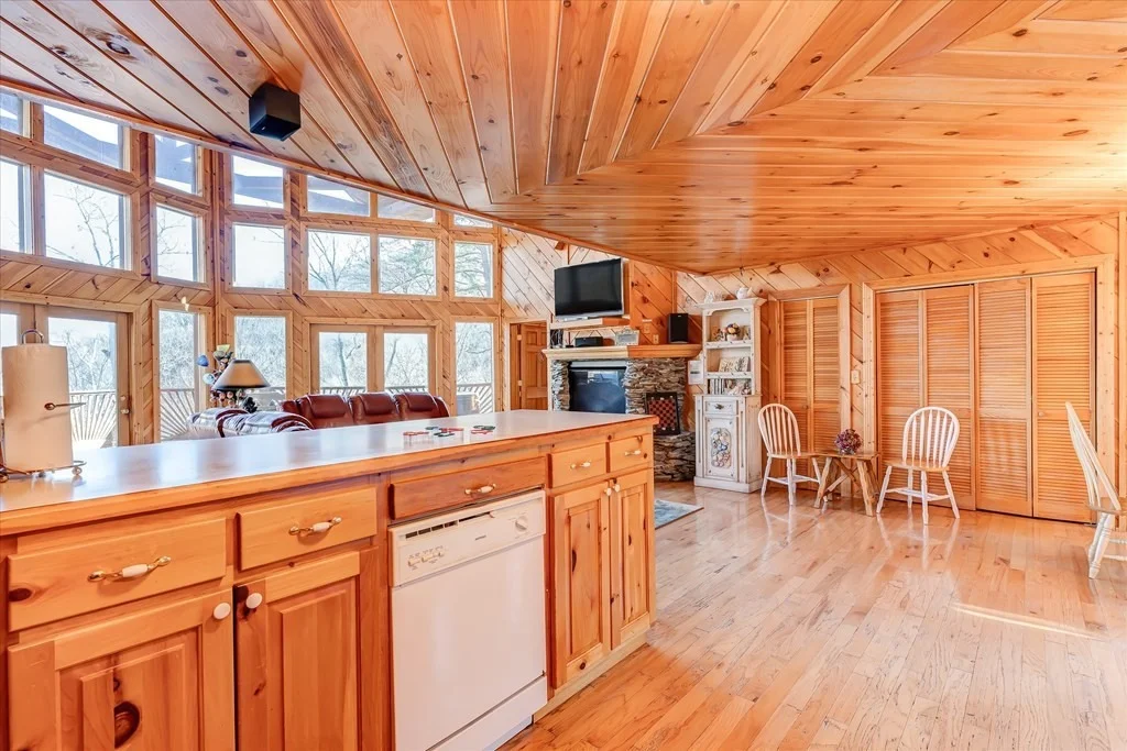 Photo of 2732 PINE CREST Lane