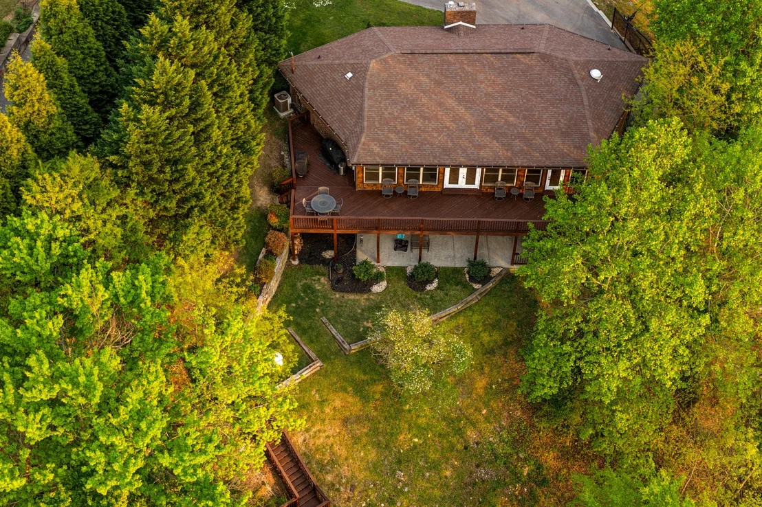 Photo of 979 Clift Cave Road