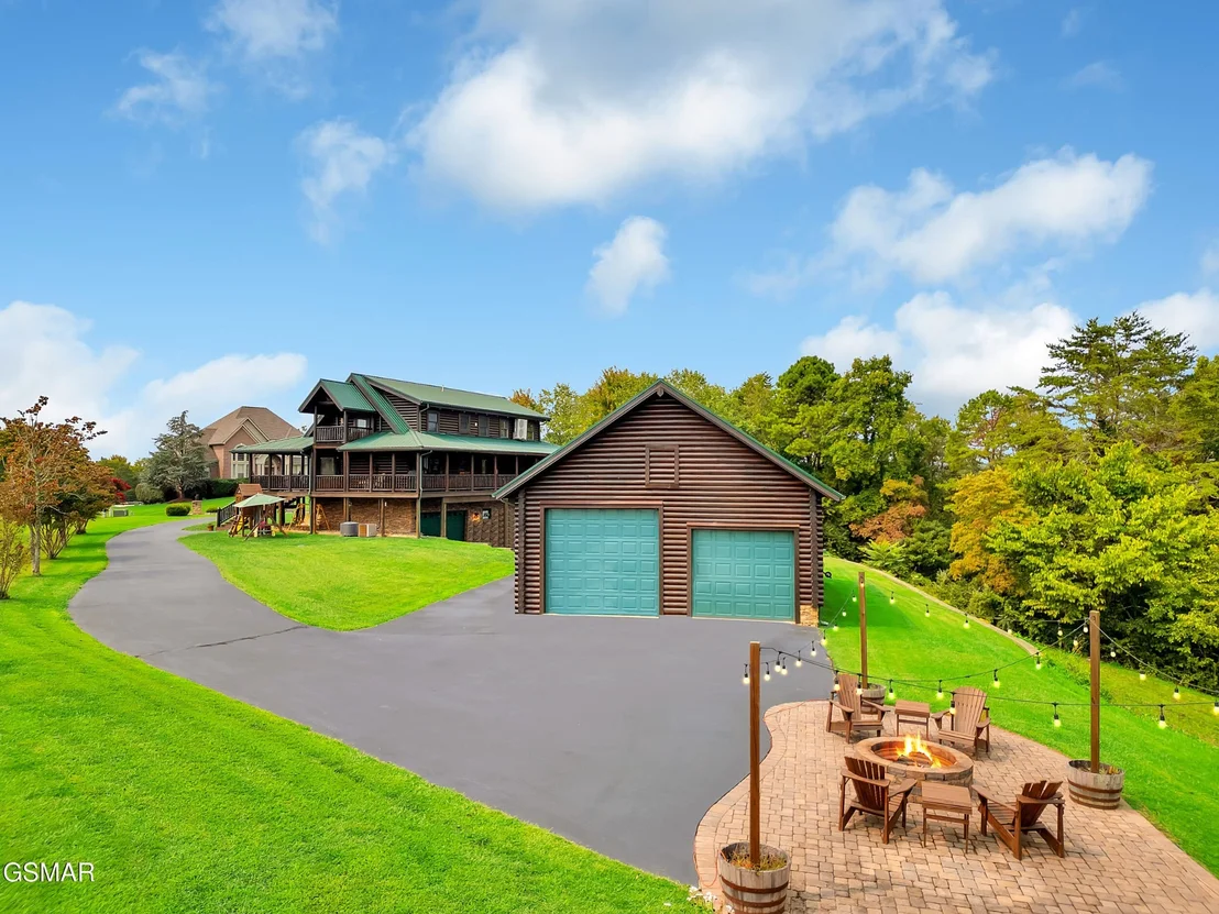 Photo of 838 Pinnacle Drive
