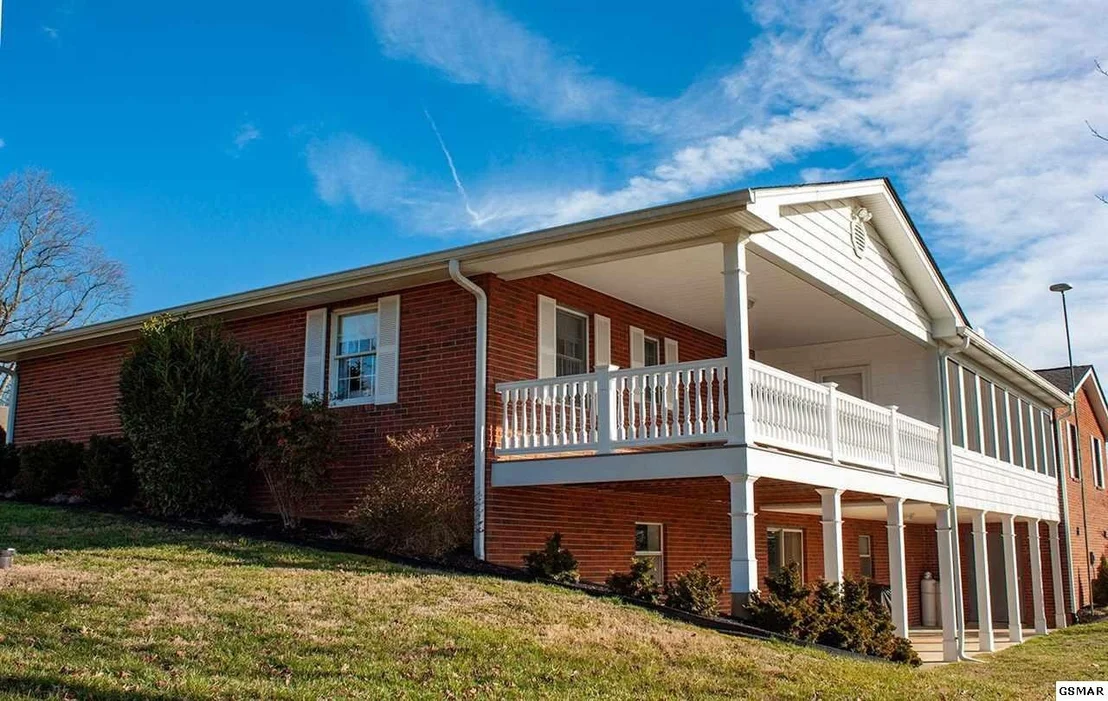 Photo of 1817 LONGVIEW Lane