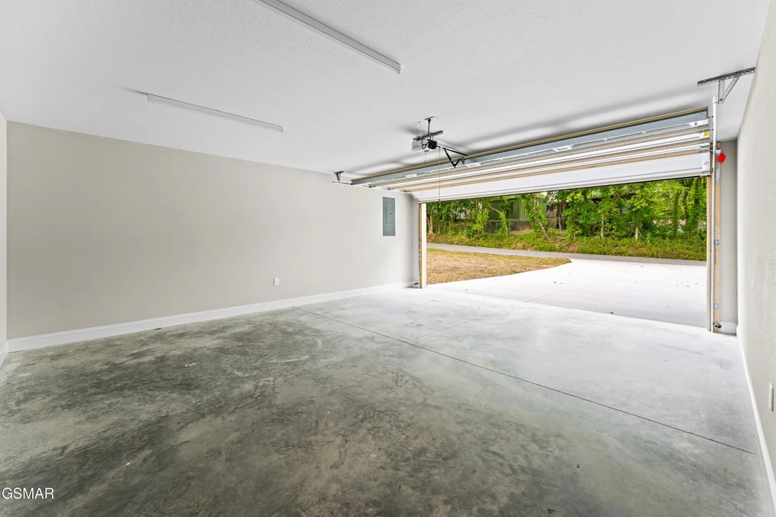 Photo of 1039 Cedar Ln