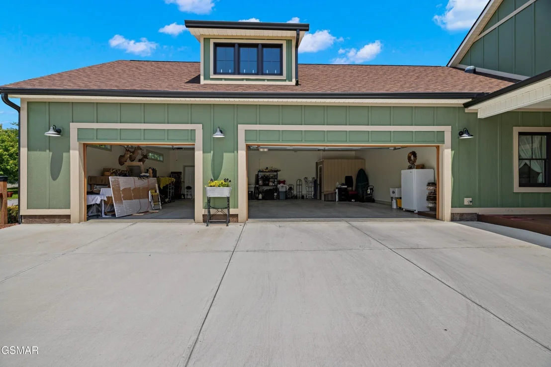 Photo of 2545 Amanda Lane