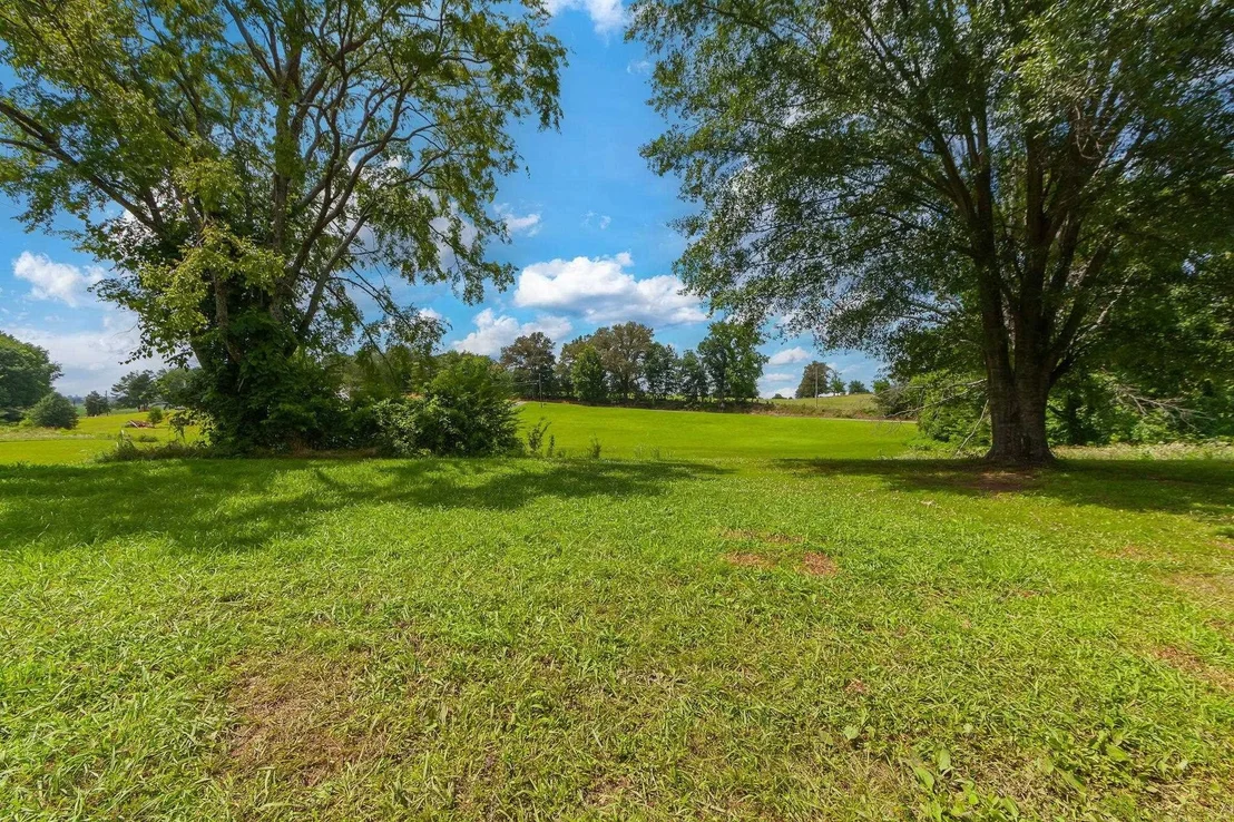 Photo of 135 DAVIS RD