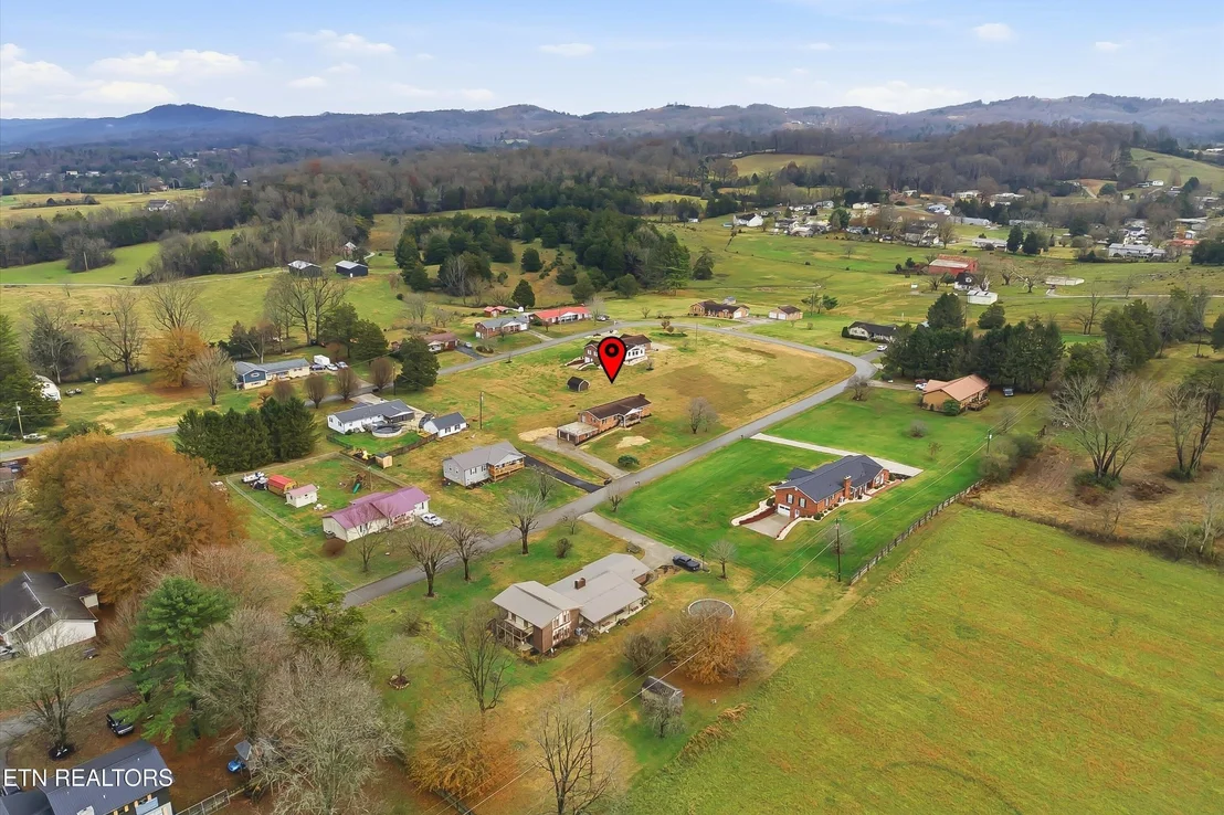Photo of 229 Brown Crest Rd