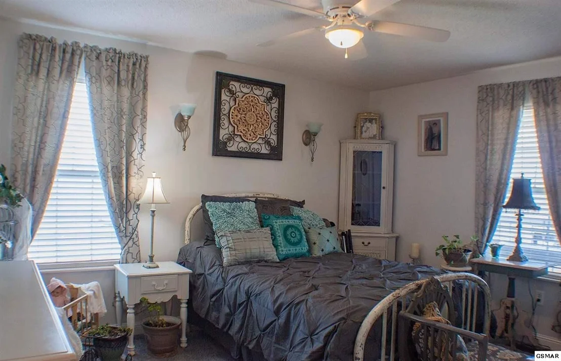 Photo of 807 WINDSTONE Drive