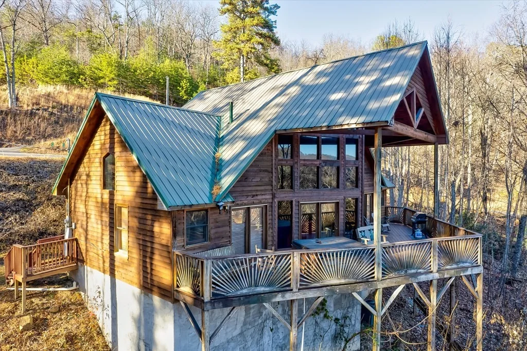 Photo of 2732 PINE CREST Lane