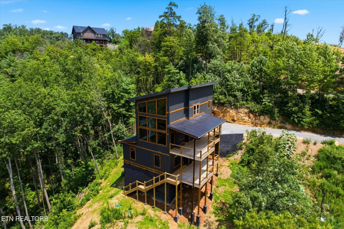 Photo of 2046 Spurling Rd