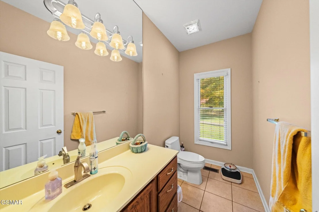 Photo of 1435 White Oak Drive