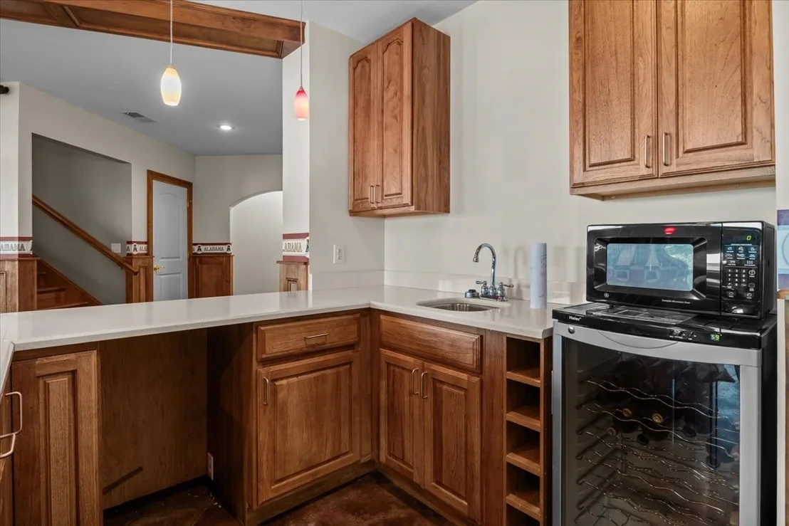 Photo of 867 River Oaks Dr