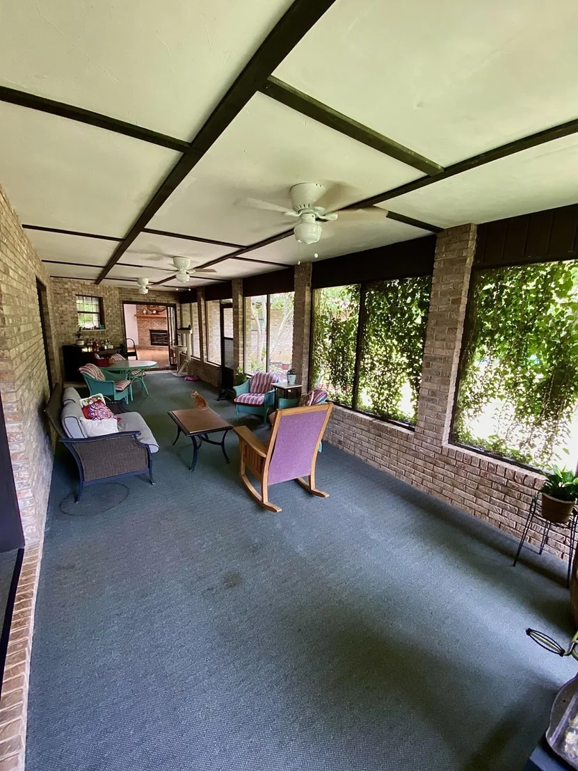 Photo of 547 Emerald Ave