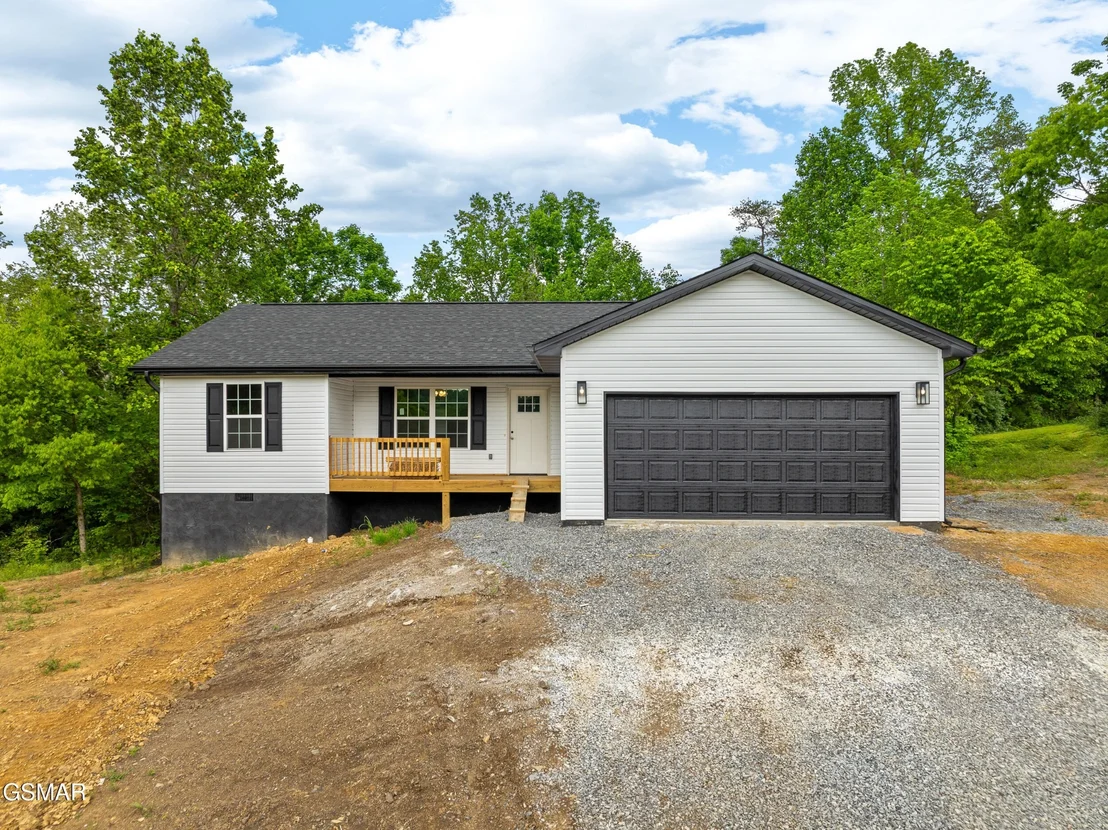 Photo of 1033 Cedar Ln