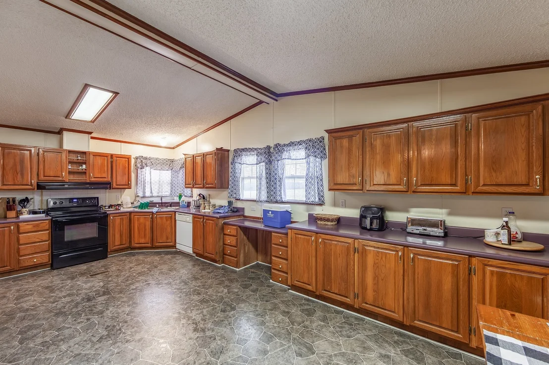 Photo of 182 Lakeshore Dr
