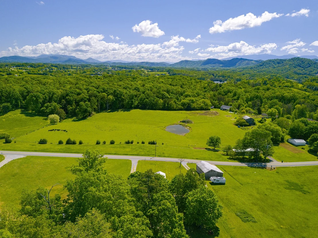 Photo of 1689 Ridge Road