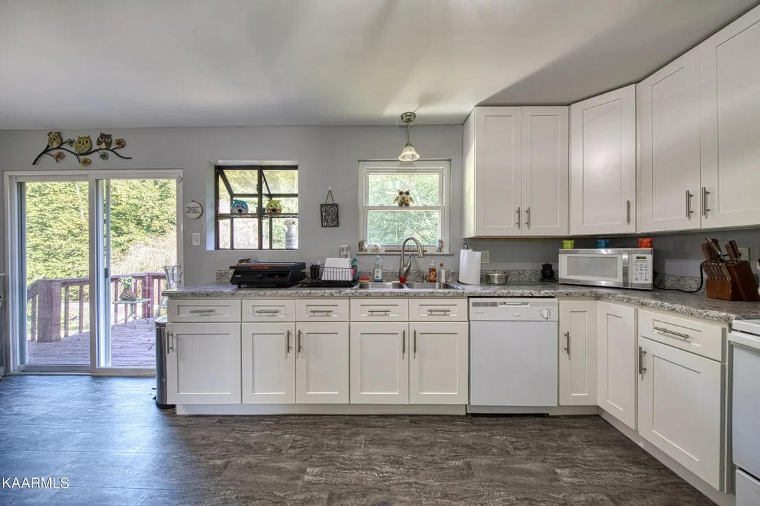 Photo of 215 Brooks Rd
